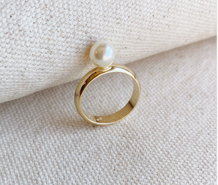 Luna Pearl Ring