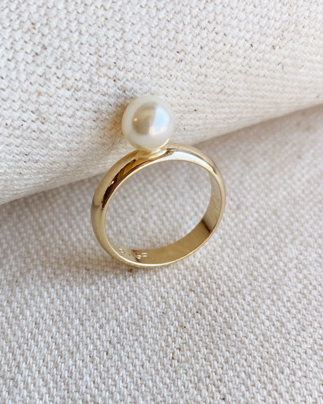 Luna Pearl Ring