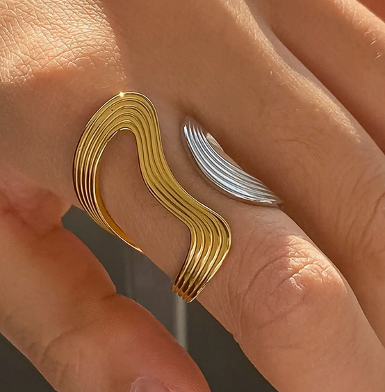 Fluid Grace Ring